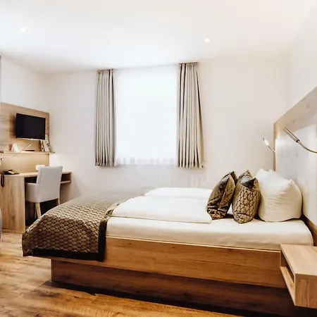Frauensteiner Hof 3*
